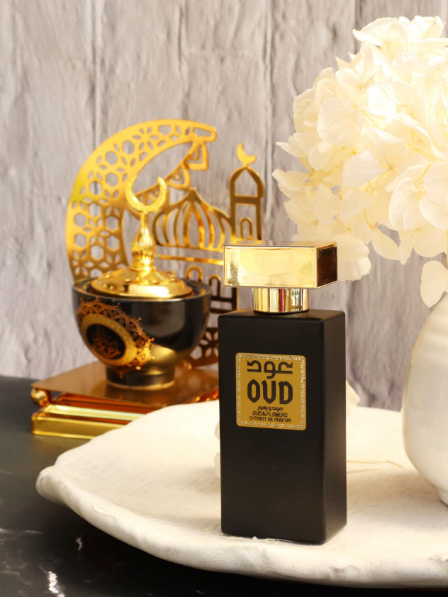Oud & Flowers — Extrait de Parfum still life